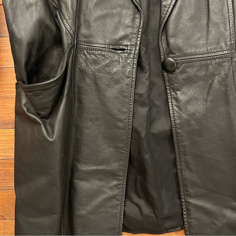 Vintage Onde Black Leather Coat View 3